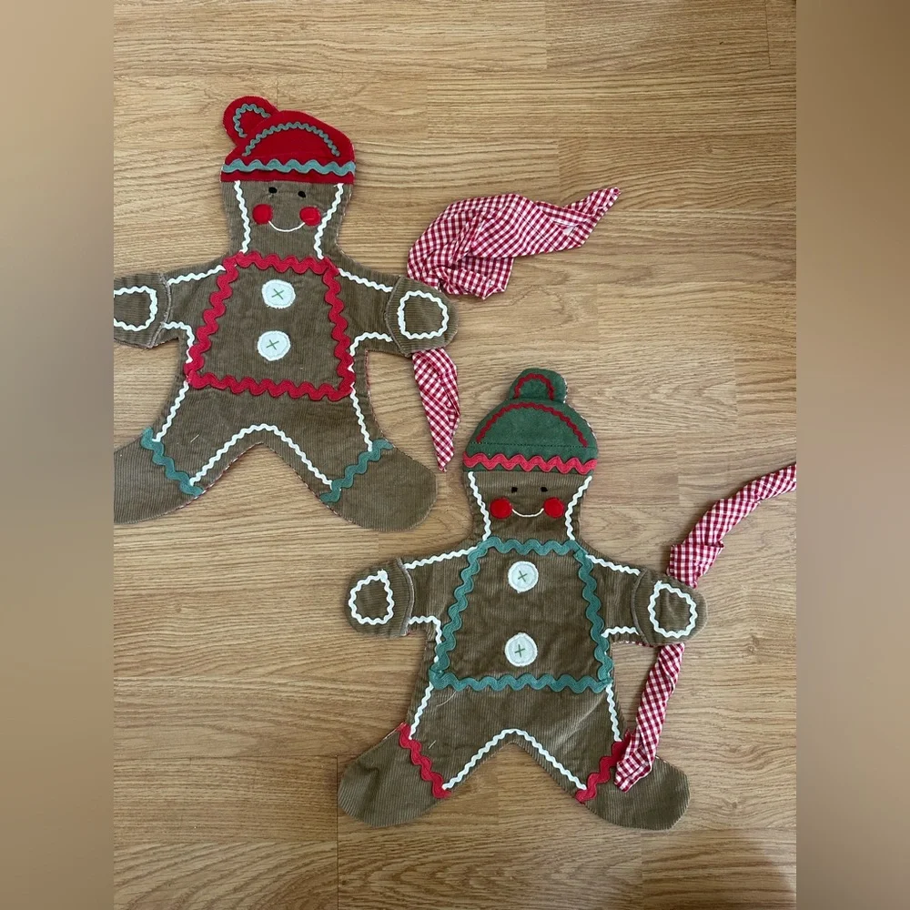 Pottery Barn Kids Gingerbread placemat and napkin